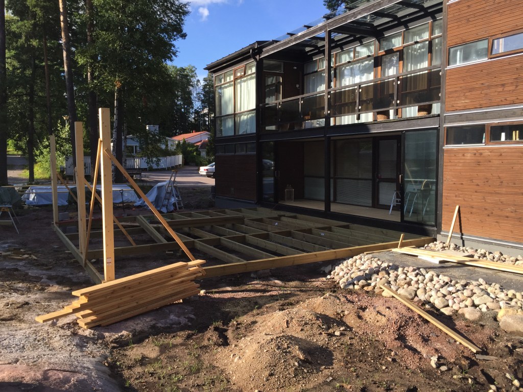 Pystytolppien pystytys, MindjBlog