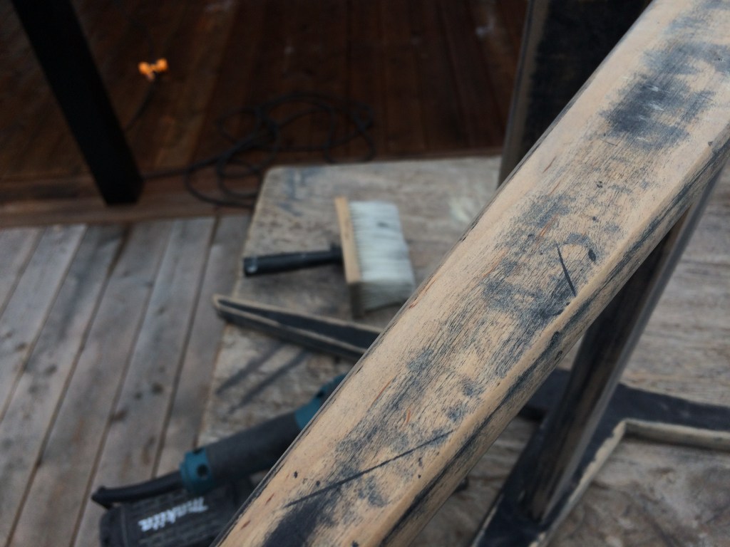 Tuolin rungon hiominen, MindyJBlog