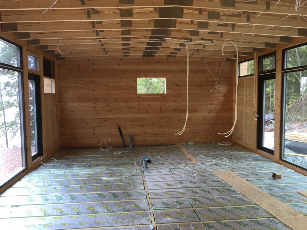 Sisäseinät ja -katto, mökin rakentaminen, MindyJBlog