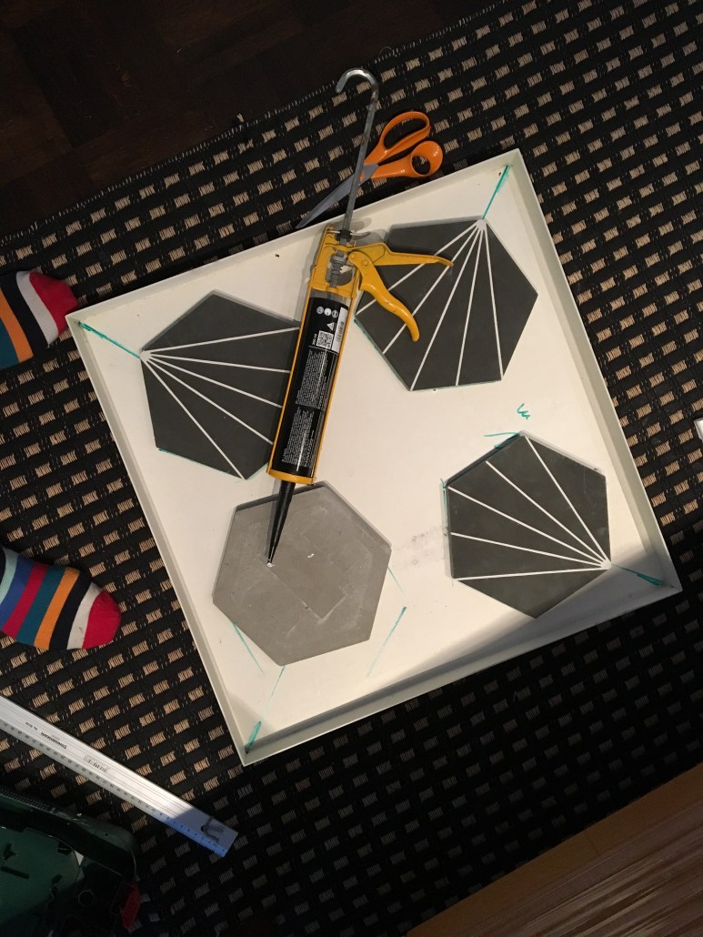 Hay-pöytä koki muodon muutoksen, Marrakech Dandelion laatat