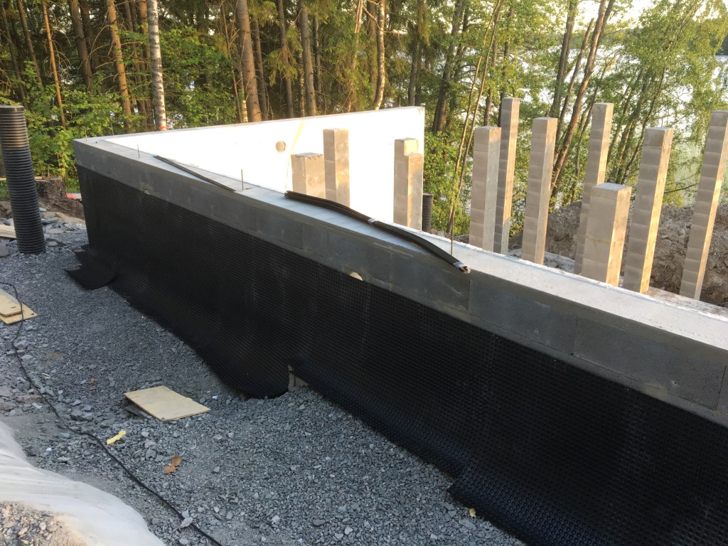 Patolevyjen asennus, MindyJBlog