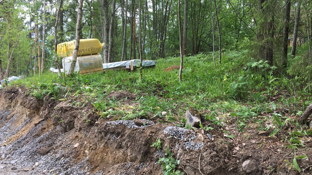 Mökin rungon pystytys, MindyJBlog