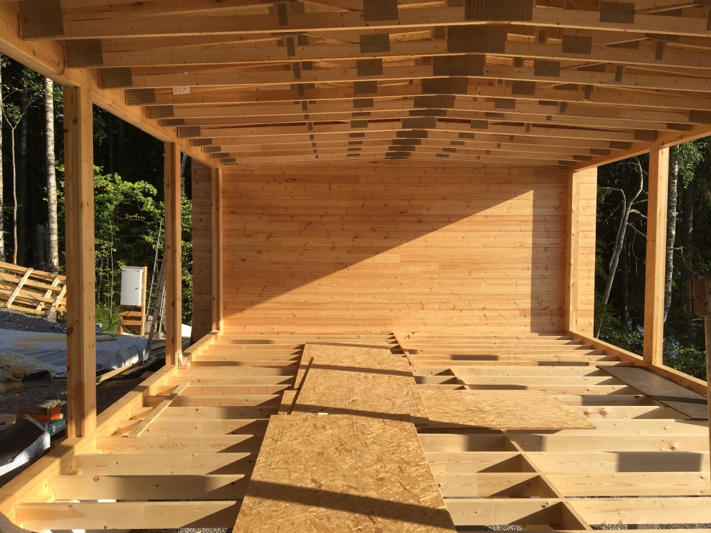 Huvila sisältä, väliseiniä ei vielä ole rakennettu, MindyJBlog