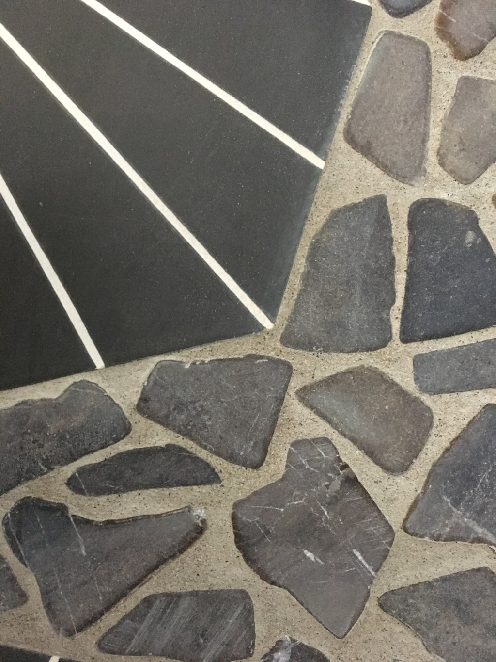 Hay-pöytä koki muodon muutoksen, Marrakech Dandelion laatat