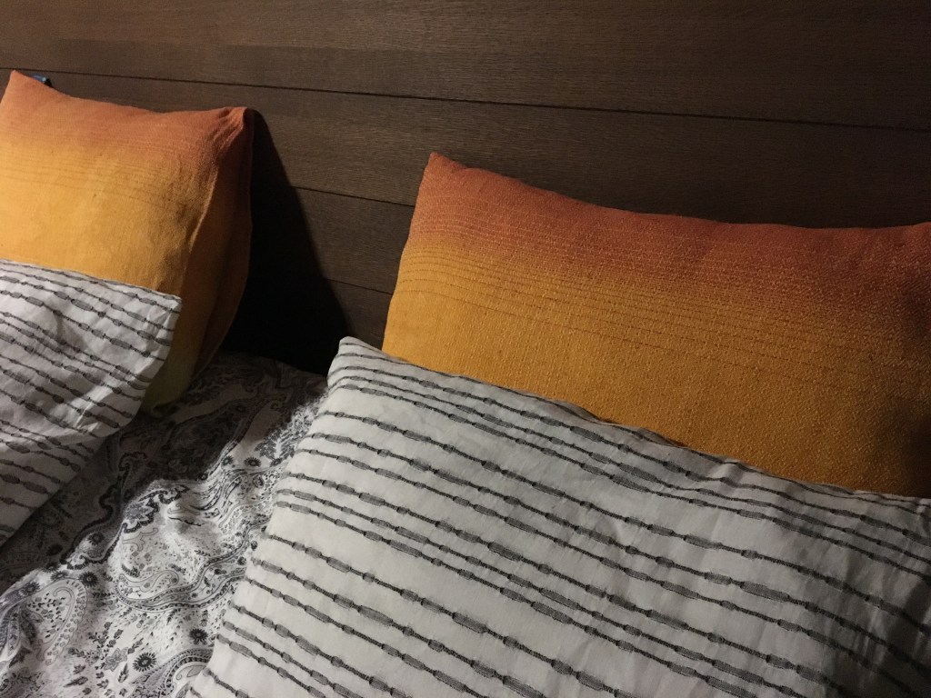 Pellavatyynyt, makuuhuone, oranssi Syksy, mustavalkoinen Koivu