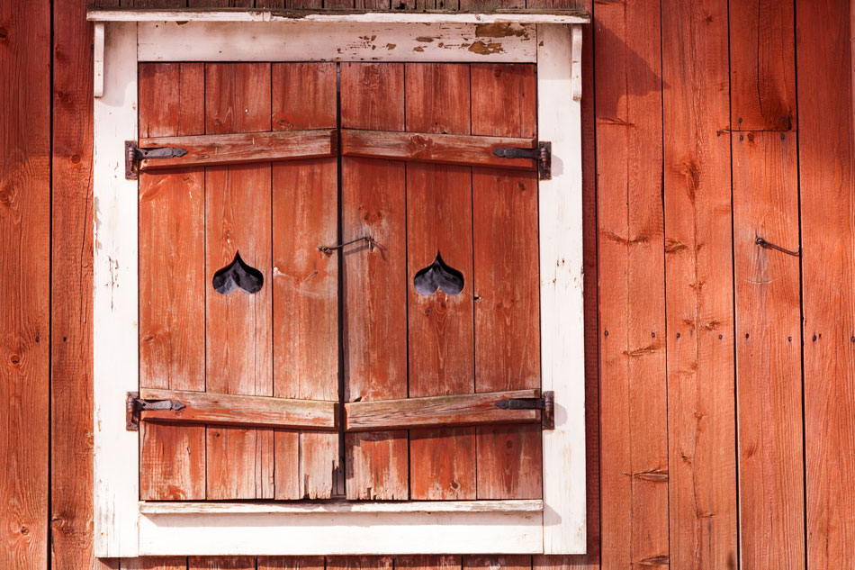 Aitan ikkunaluukut Seurasaari