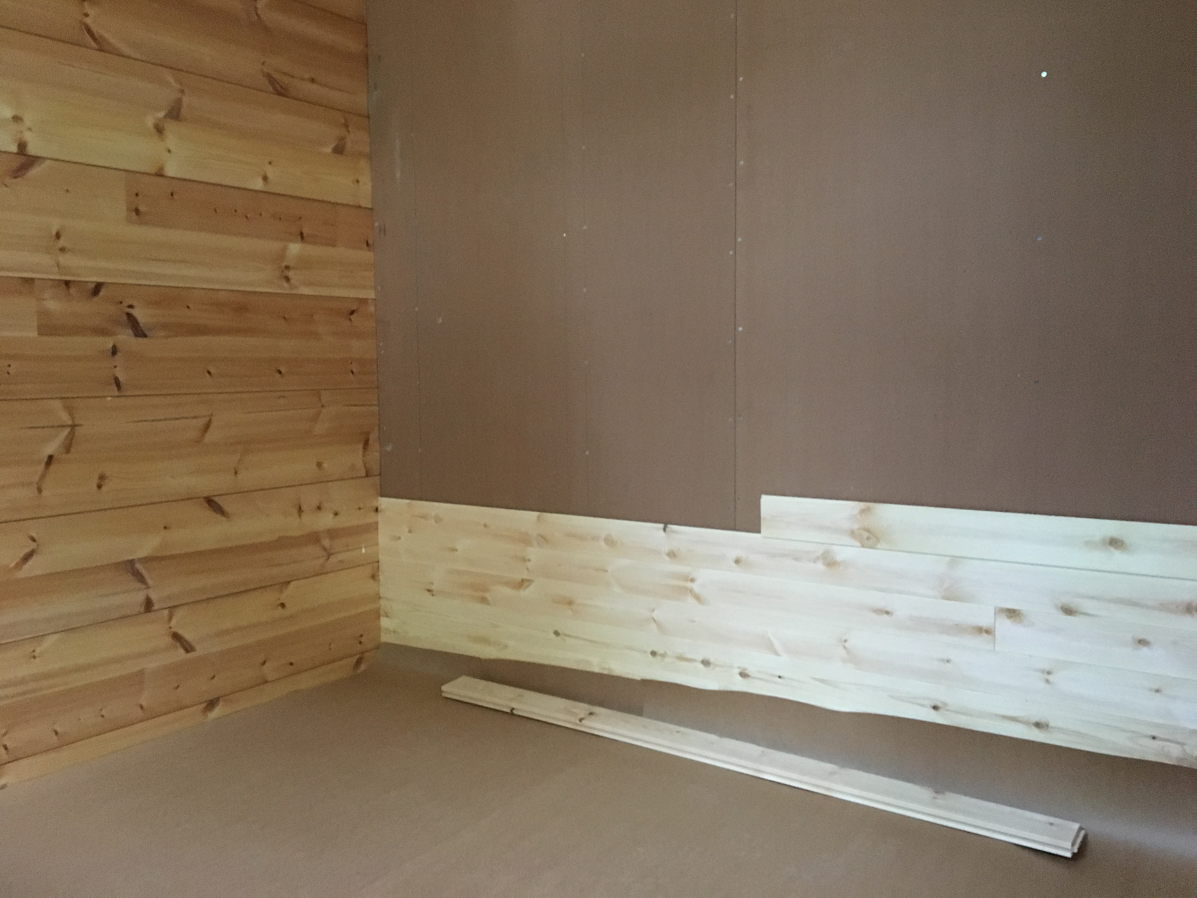 Väliseinien pystytys