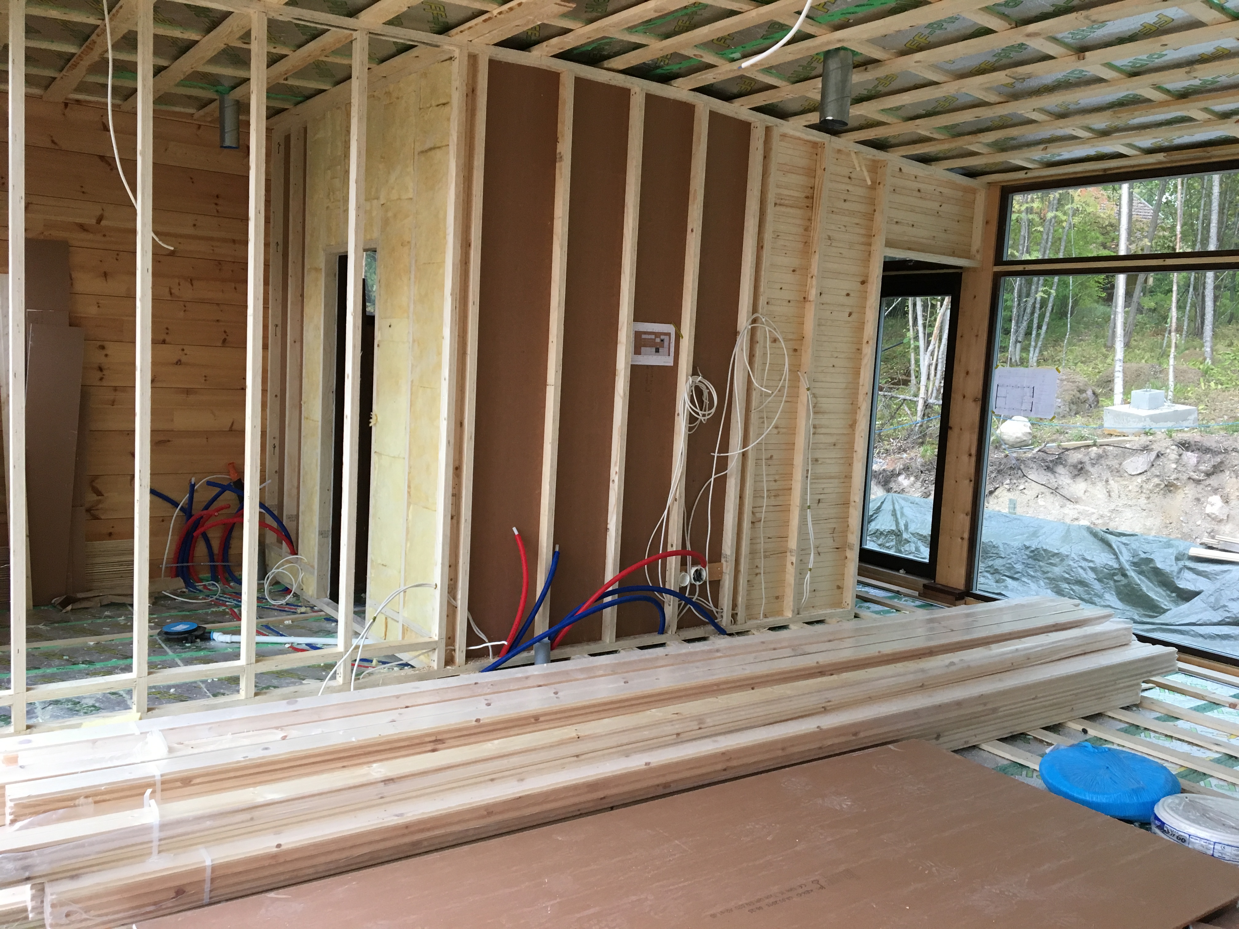 Väliseinien pysytys