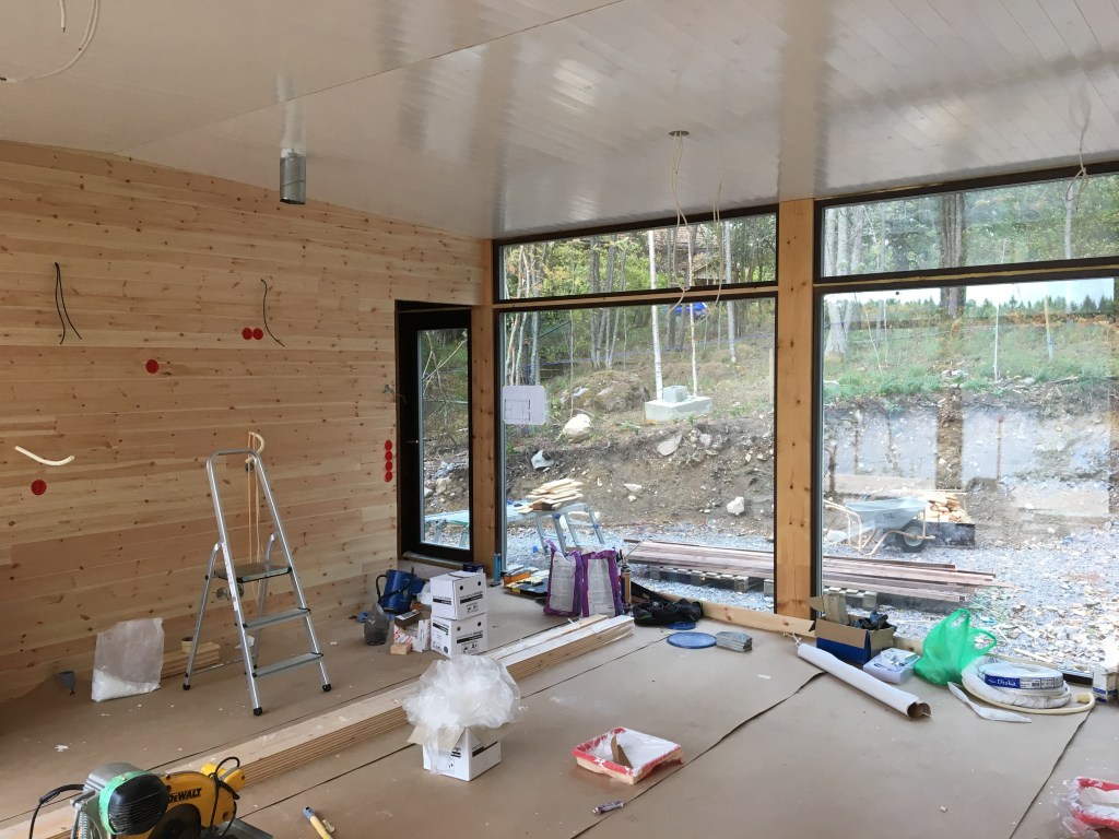 Värikokeiluja ja katon maalausta, MindyJBlog