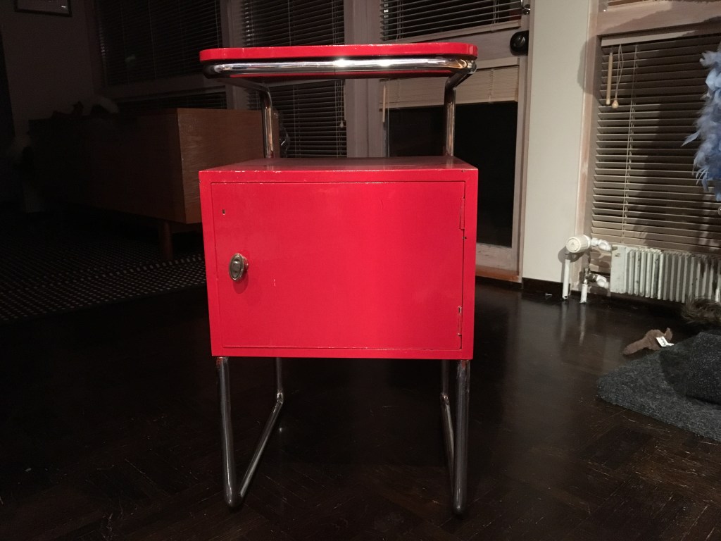 Merivaaran funkkis-yöpöytä 30-luvulta; MindyJBlog