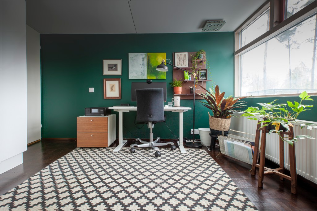 Työskentely vihreässä työhuoneessa inspiroi