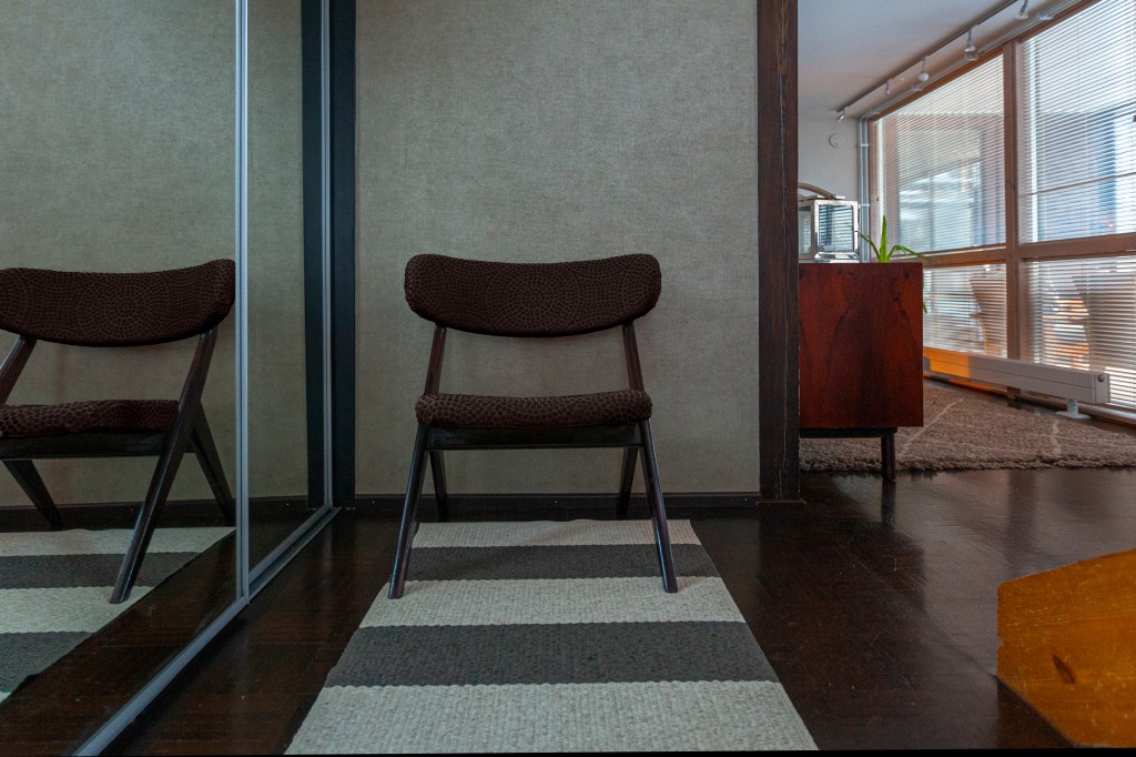 Ruskea aniliininahka, Bambino-tuoli