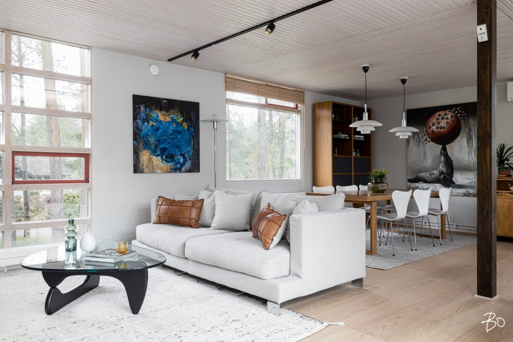 Aito alkuperäinen Bungalow-talo, Kuten haluatte. Kuvaaja Juuso Soininen BO Lkv, sisustussuunnittelu Minna Jacobson OH + K Design, olohuone